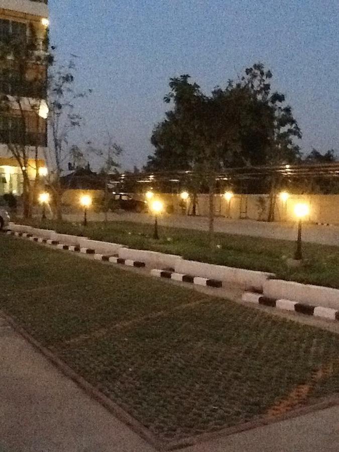 Hotel Baan Duangkamol Phitsanulok Zewnętrze zdjęcie